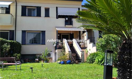 Appartamento con giardino e garage